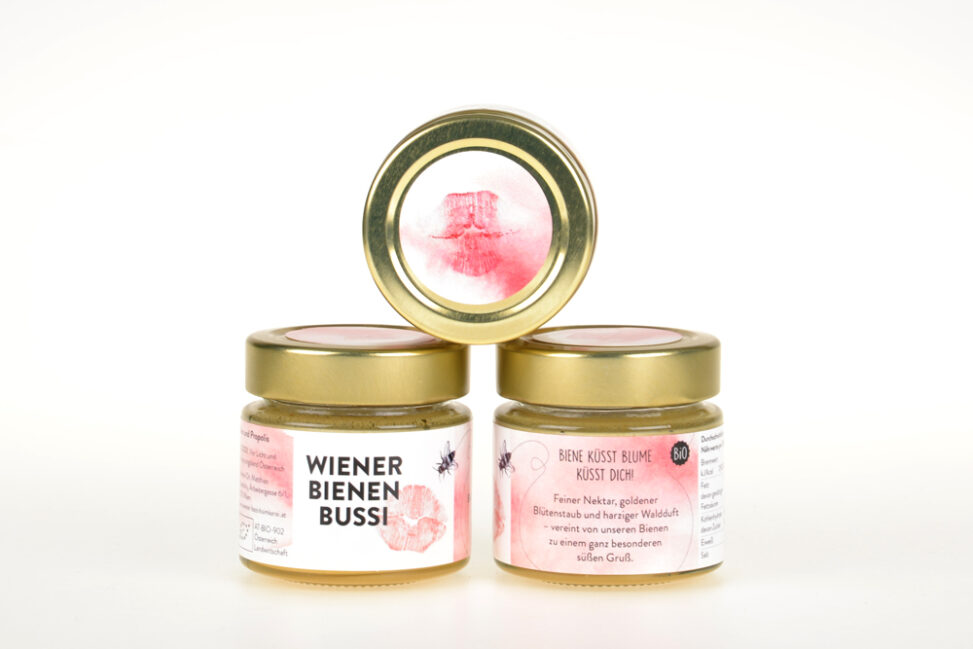 Honigetiketten gestaltet für das Wiener Bienenbussi